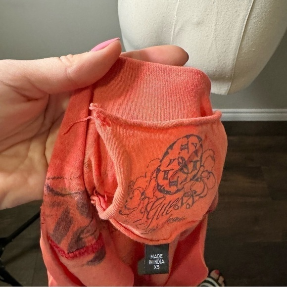 Guess Y2K island girl rhinestone goth tee Xs - Picture 7 of 7